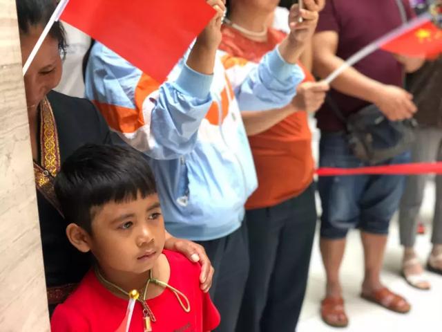 超燃！省一院用快闪方式来“歌唱祖国”